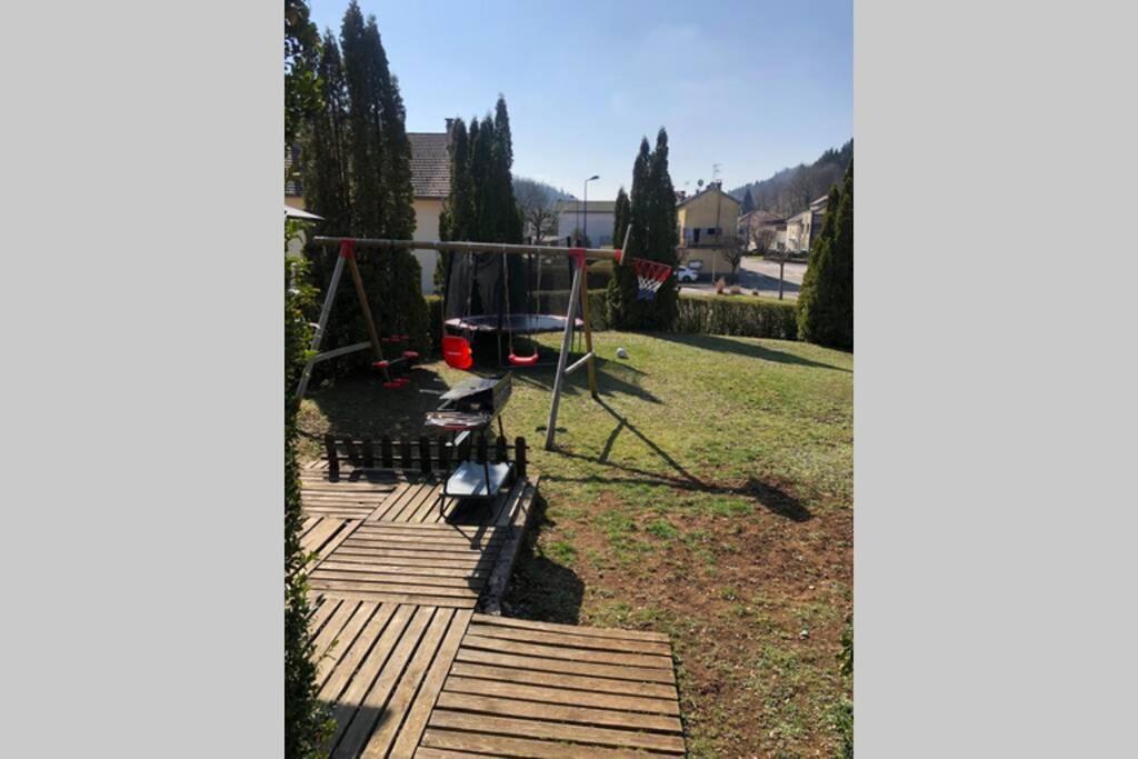 Logement au calme dans une maison. Moirans-en-Montagne Extérieur photo