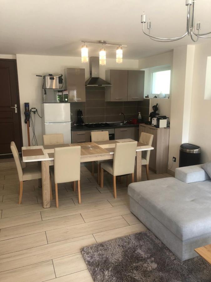 Logement au calme dans une maison. Moirans-en-Montagne Extérieur photo